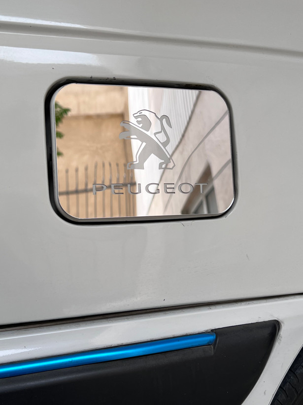پلکسی در باک پژو و ایرانخودرو